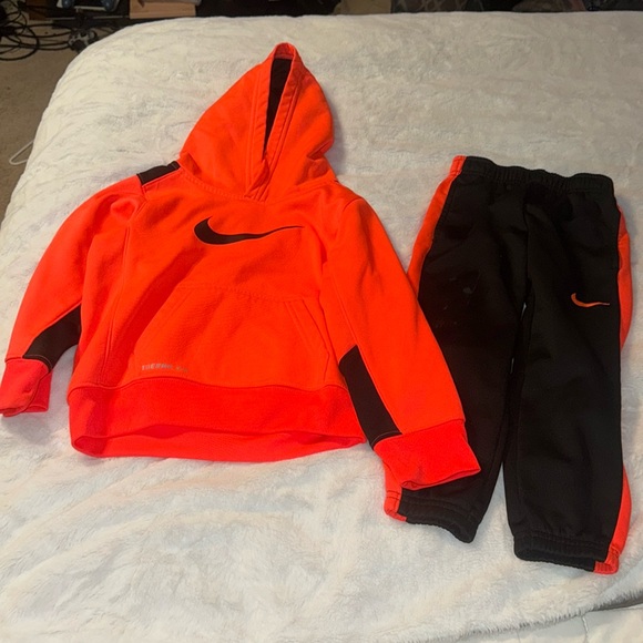 Nike Other - Nike Therma fit size 4t set black and neon pinkish coral bright
